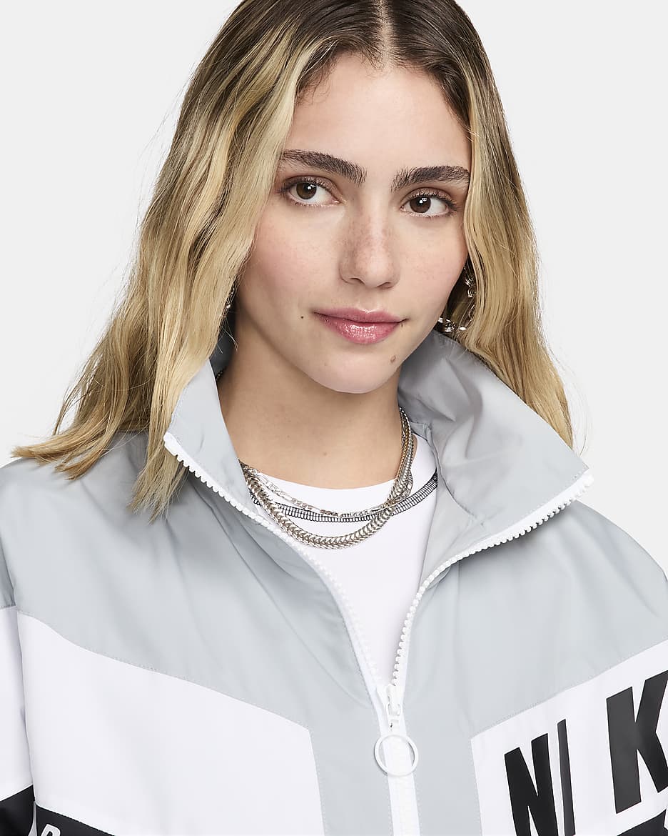 Veste tissee Nike Sportswear pour Femme. Nike CA